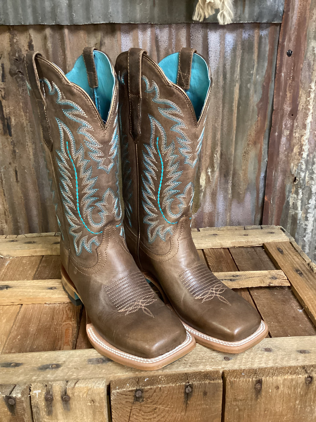 Ariat Frontier Tilly Western Boot – Gilleys Western*Work*Outdoor